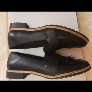 TOMS Mallory Black Leather Fringe Loafers Flats Women’s Size 12 Lug Sole